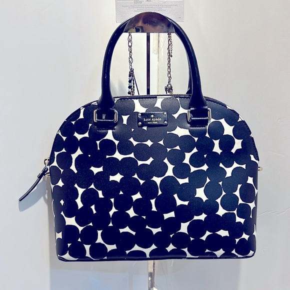 Kate Spade Satchel & Wallet likenew Free Twilly,Earrings,Necklace & Heart Mirror - Picture 11 of 17